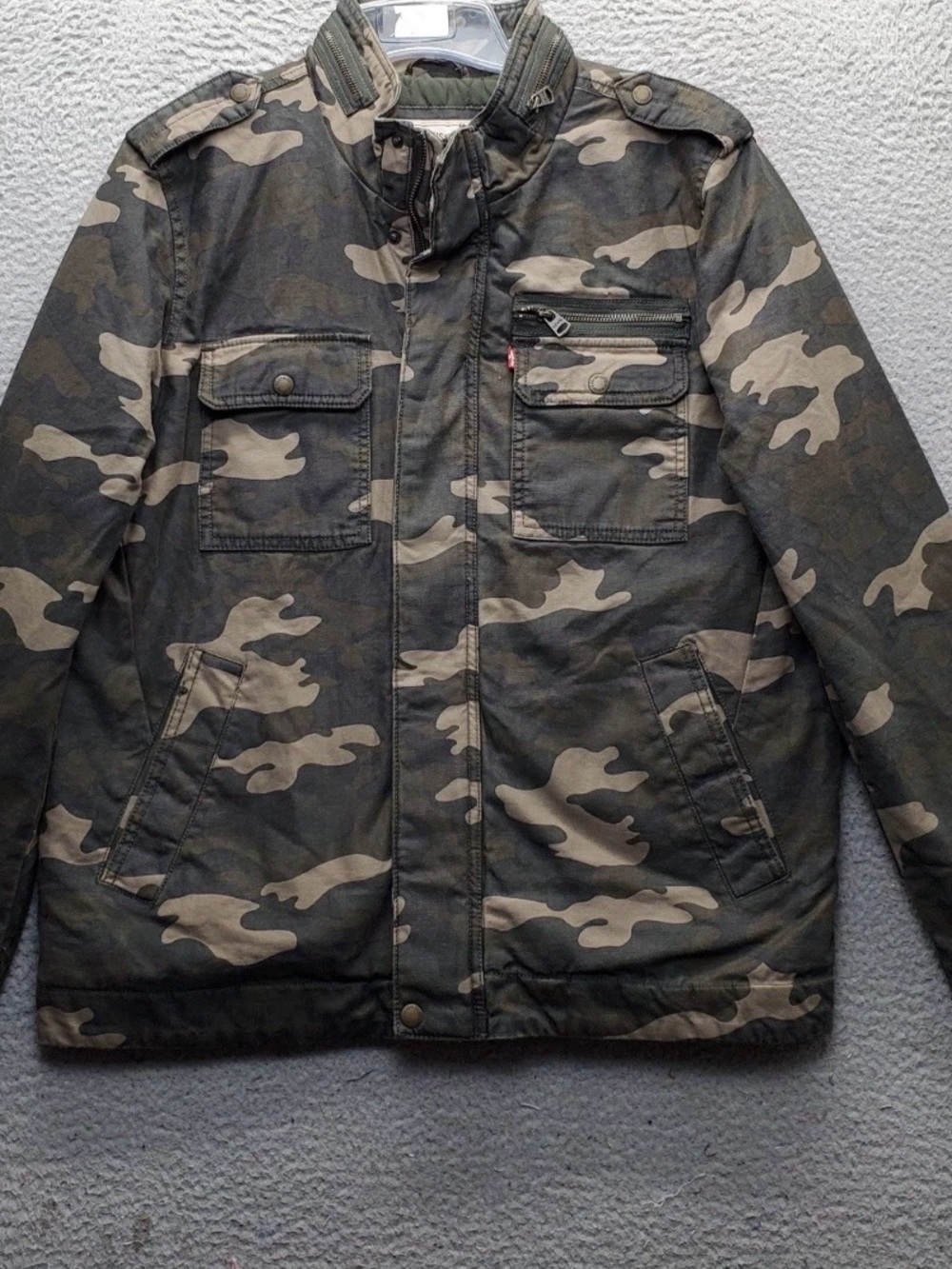 Levi's Military Jacket Mens Large Multi Camouflage
Quilted Lined Snap Inside Zip
